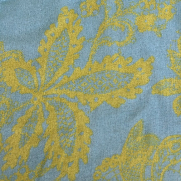 Vince Camuto Square 47" Poly Scarf/Wrap - Picture 7 of 10